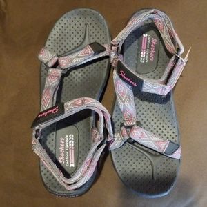 NWT Skechers Reggae Misty Morning Sandals size 8